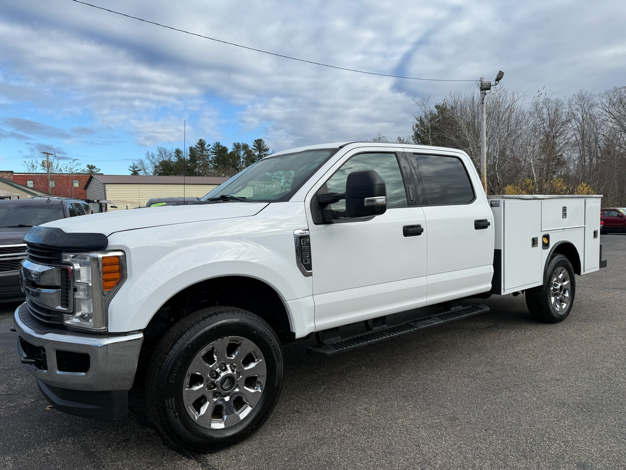 2018 Ford Super Duty F-250 SRW XLT 6.2L V8 4X4 CM UTILITY BODY 1 OWNER TRUCK!