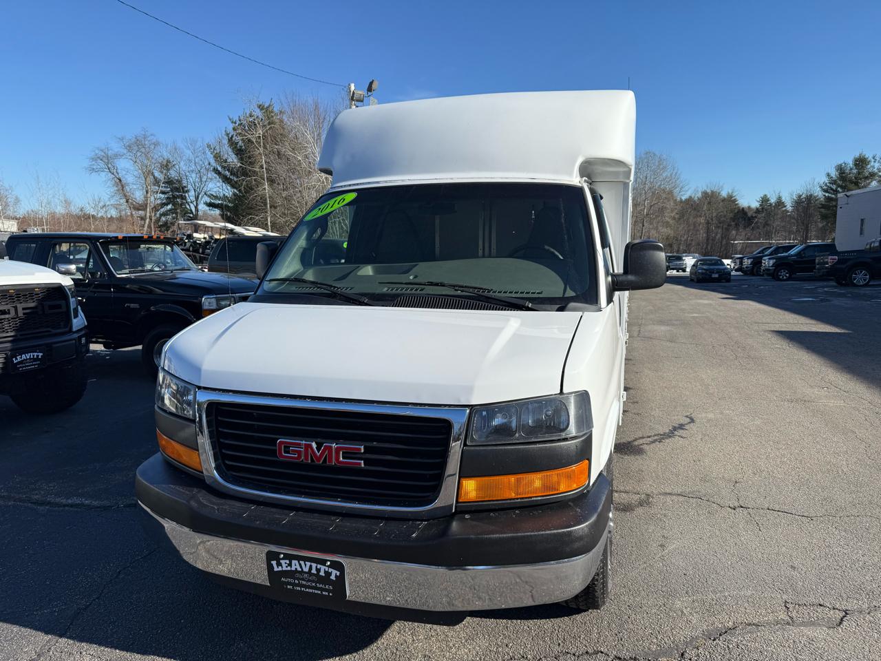 GMC Savana Commercial Cutaway  2016