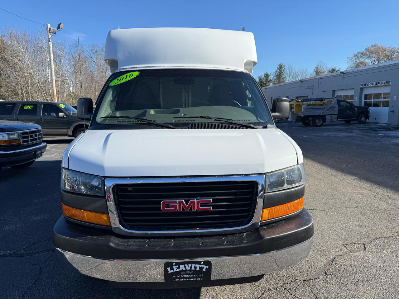 GMC Savana Commercial Cutaway  2016