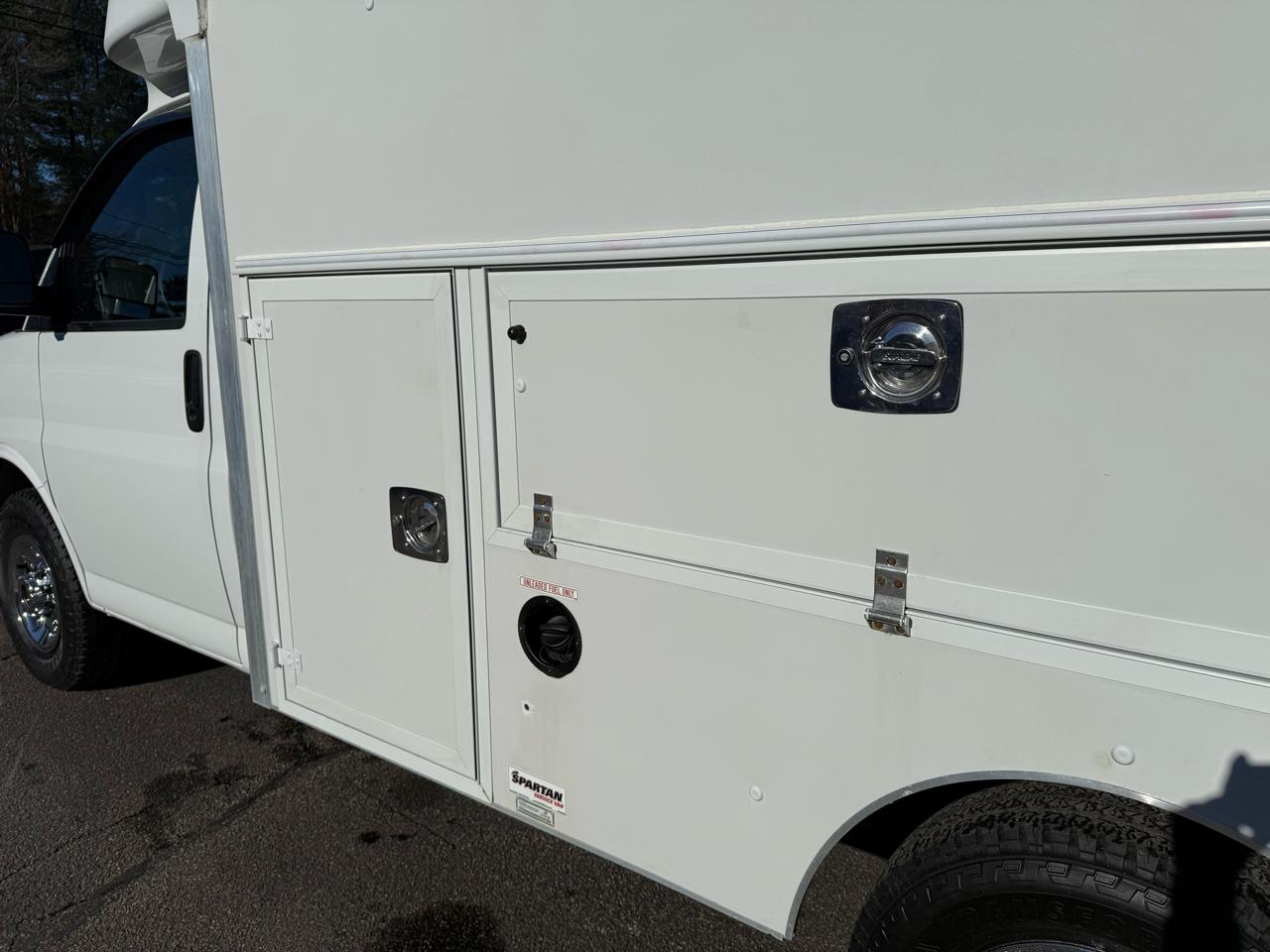 GMC Savana Commercial Cutaway  2016