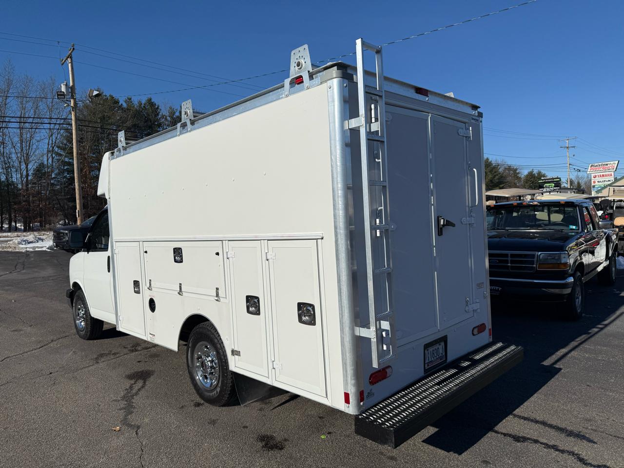 GMC Savana Commercial Cutaway  2016