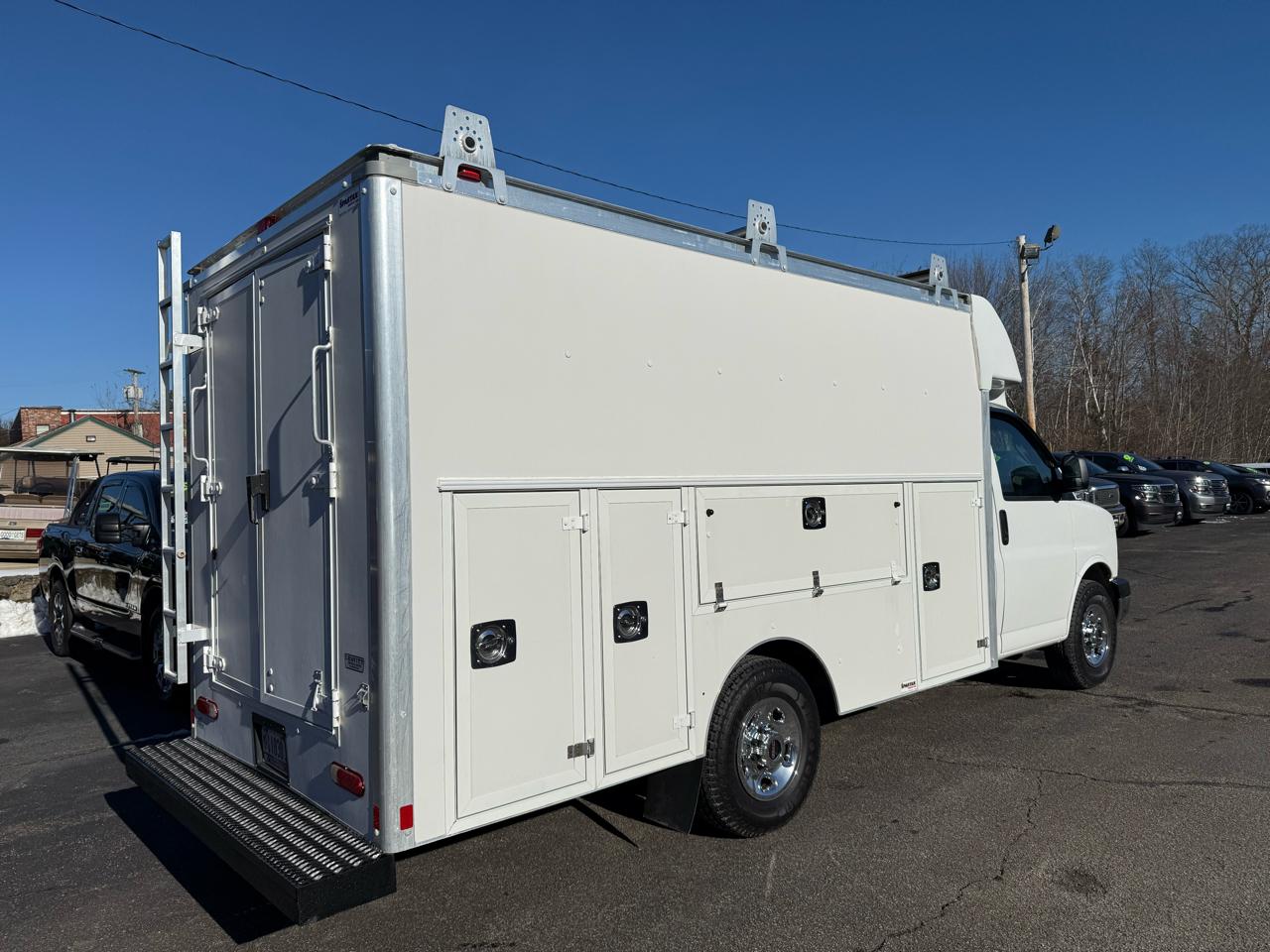 GMC Savana Commercial Cutaway  2016