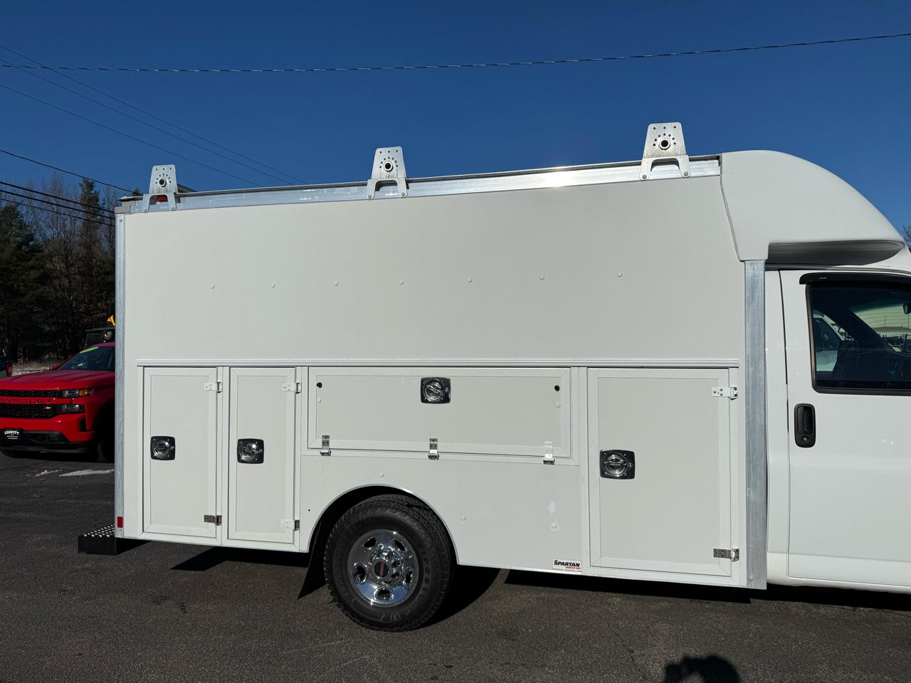 GMC Savana Commercial Cutaway  2016