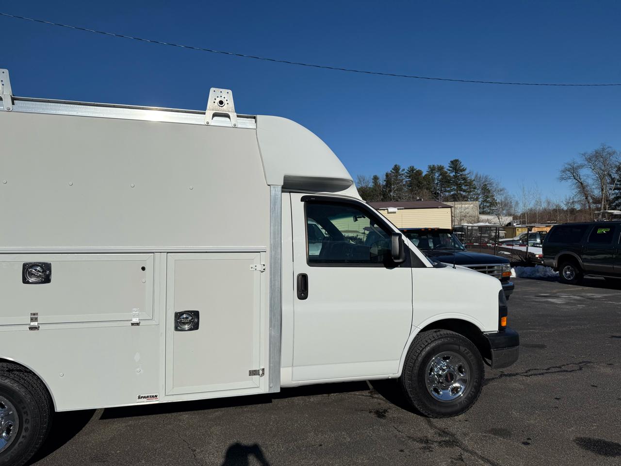 GMC Savana Commercial Cutaway  2016