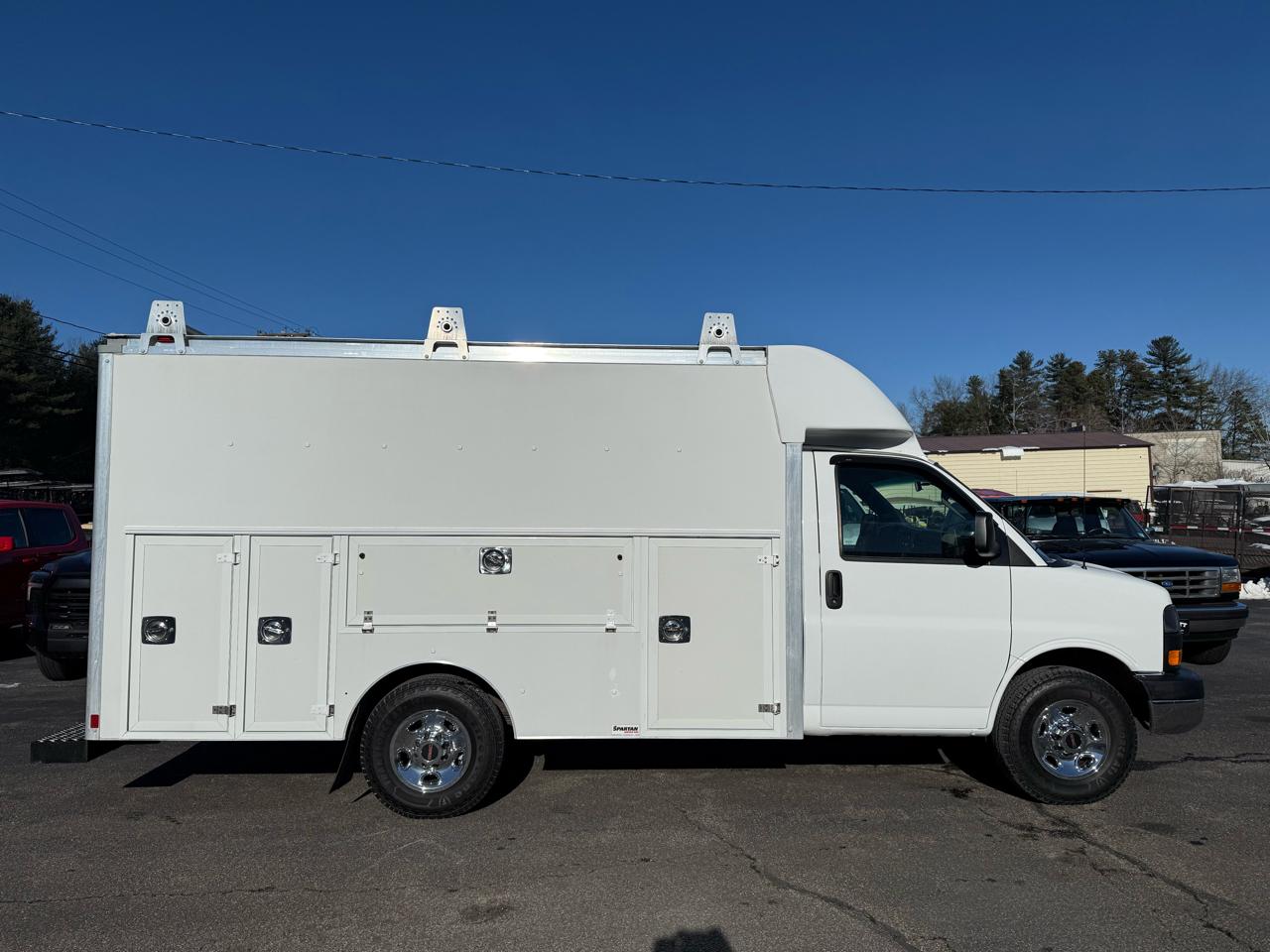 GMC Savana Commercial Cutaway  2016