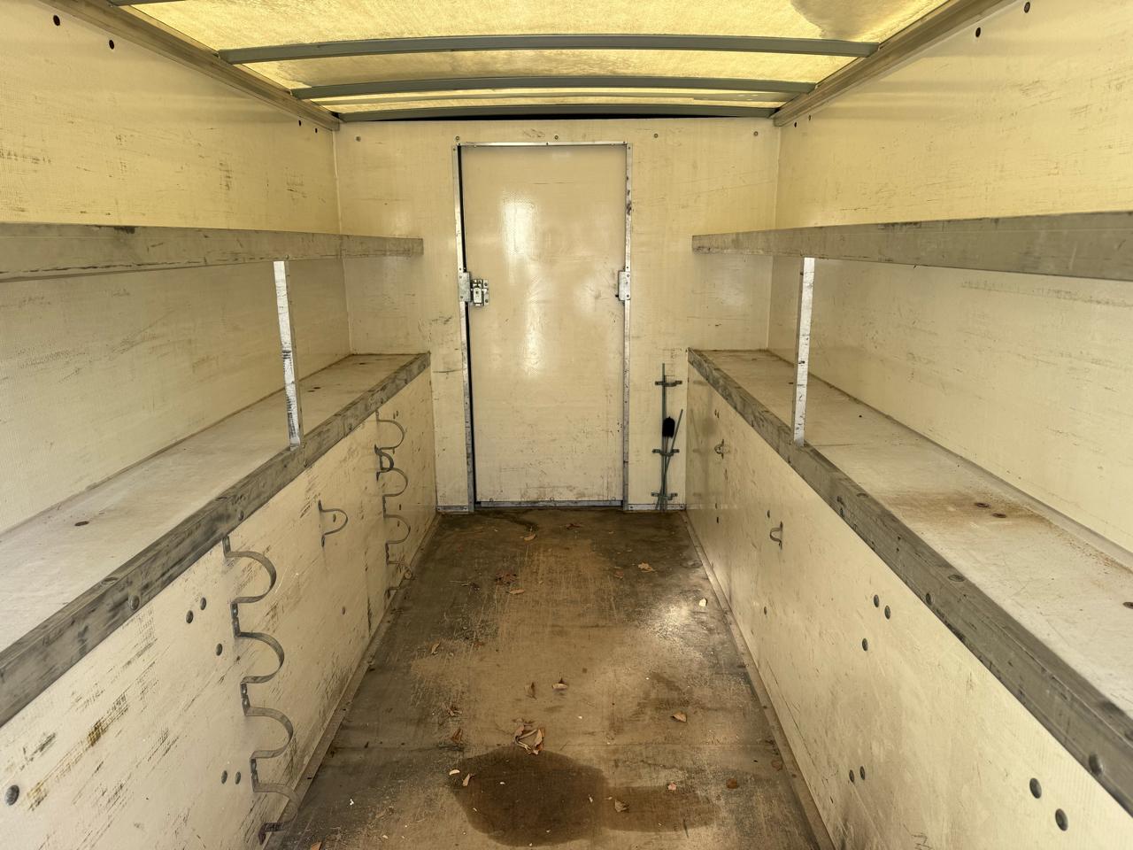 GMC Savana Commercial Cutaway  2016