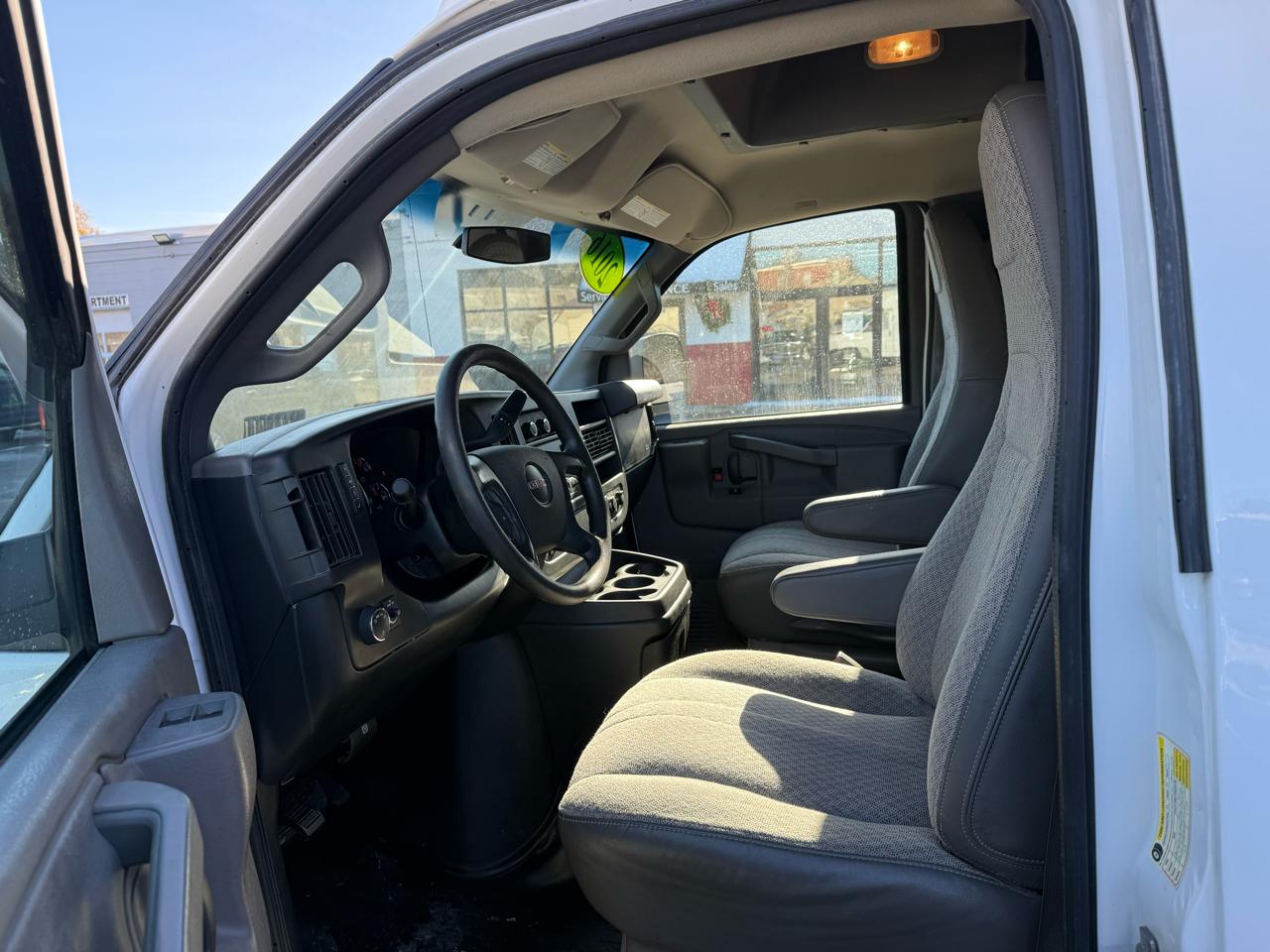 GMC Savana Commercial Cutaway  2016