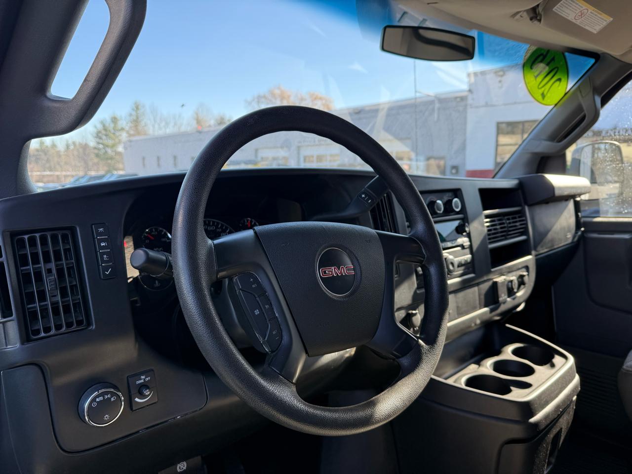 GMC Savana Commercial Cutaway  2016