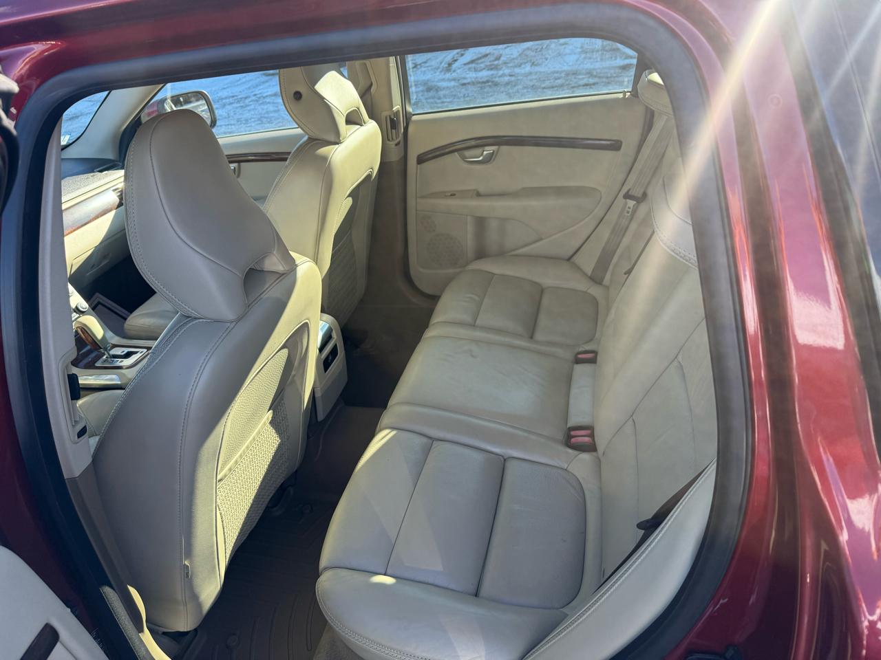 Volvo XC70 4dr Wgn 3.0T AWD 2011