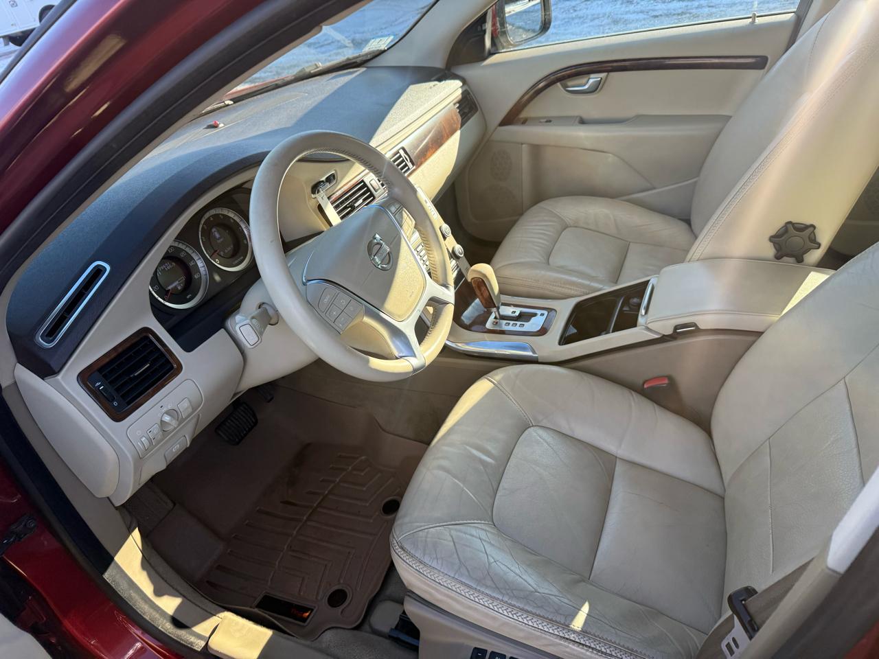 Volvo XC70 4dr Wgn 3.0T AWD 2011