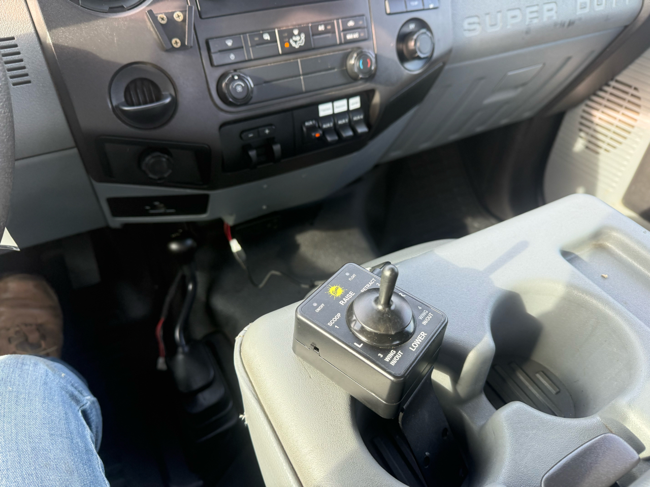 Ford Super Duty F-350 DRW  2012