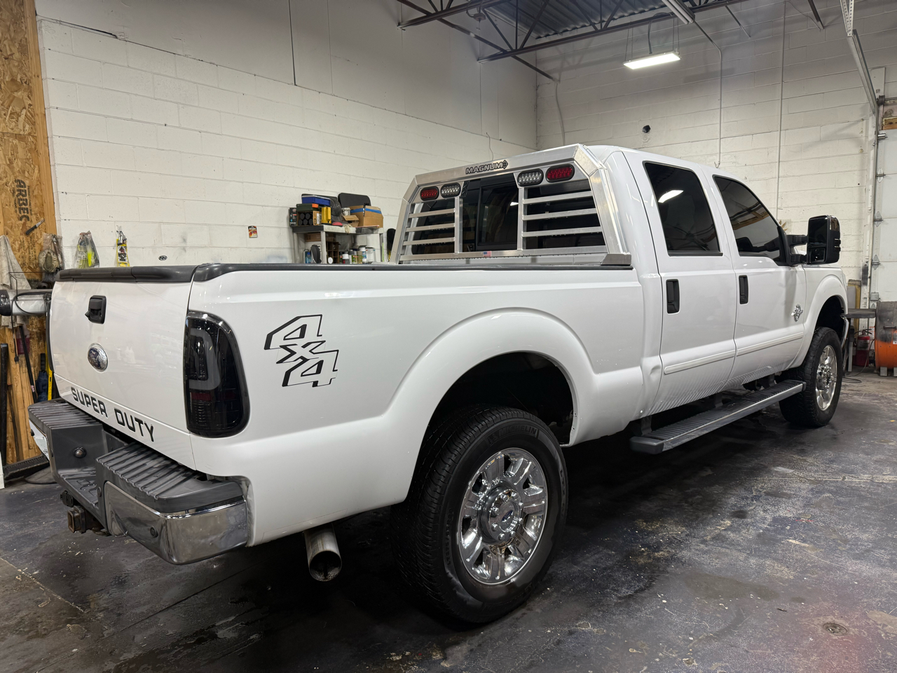 Ford Super Duty F-350 SRW 4WD Crew Cab 156" XLT 2011