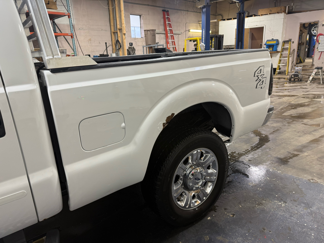 Ford Super Duty F-350 SRW 4WD Crew Cab 156" XLT 2011