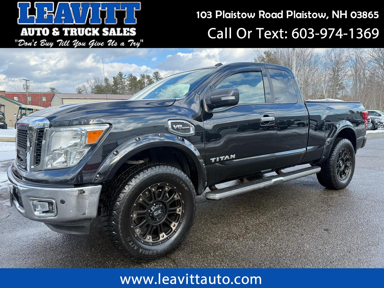 2017 Nissan Titan SV KING CAB 5.6L V8 4X4 LIFTED SHARP TRUCK!