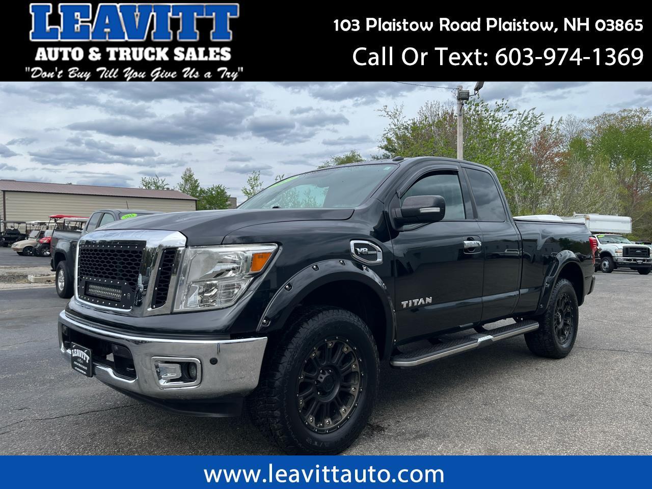 2017 Nissan Titan SV KING CAB 5.6L V8 4X4 LIFTED SHARP TRUCK!