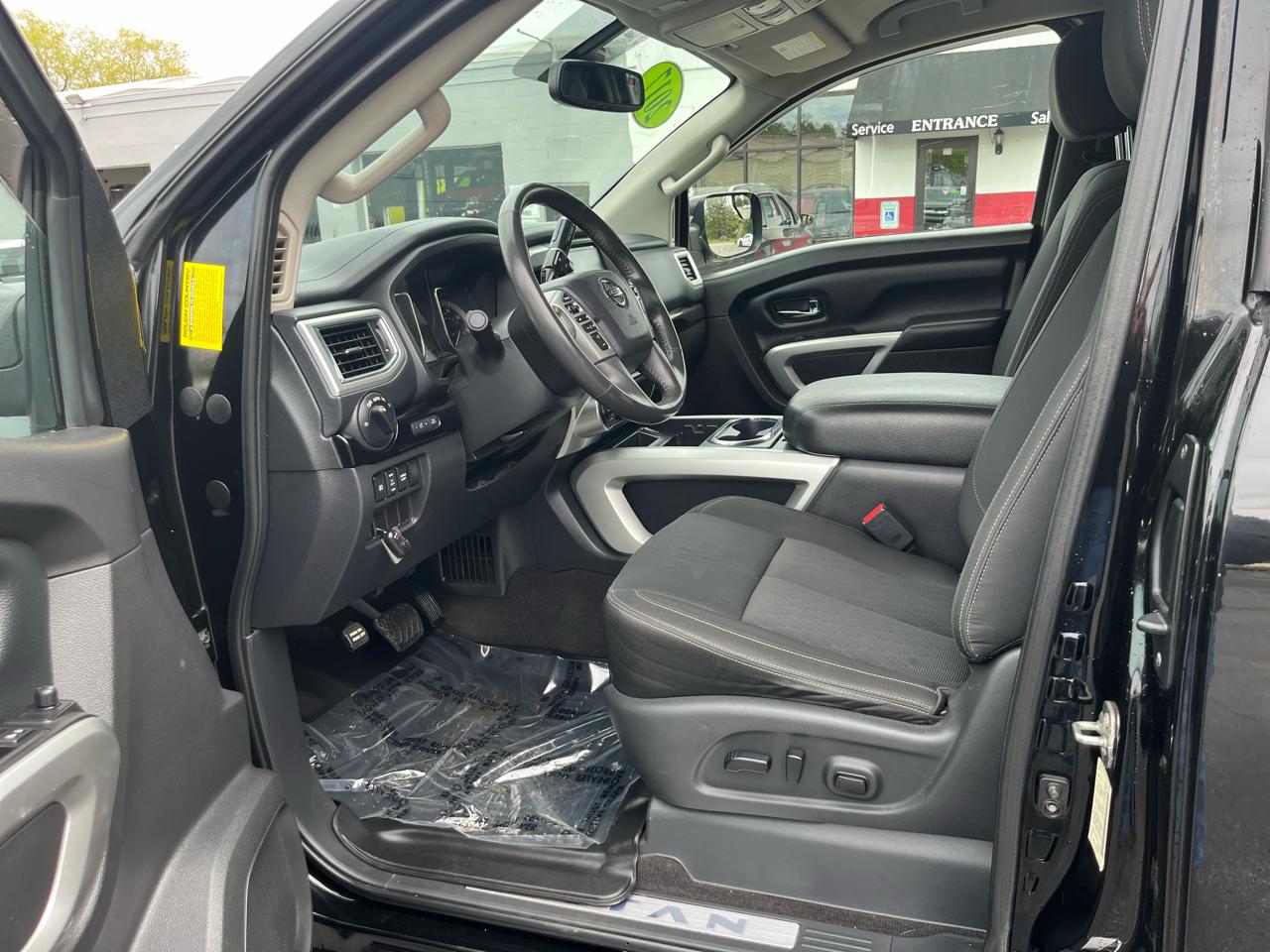 Nissan Titan  2017