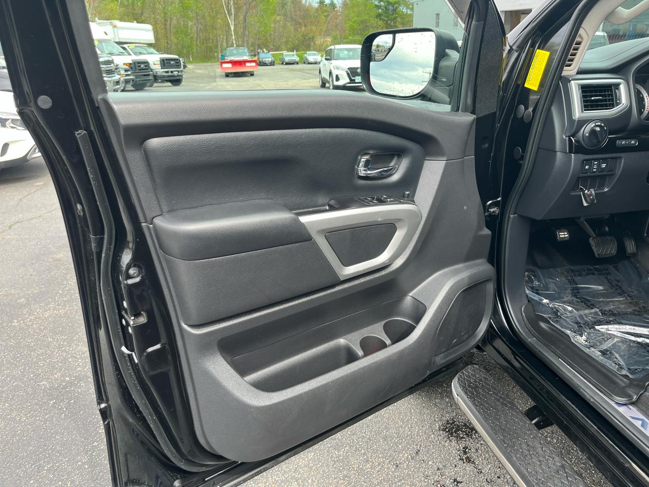 Nissan Titan  2017