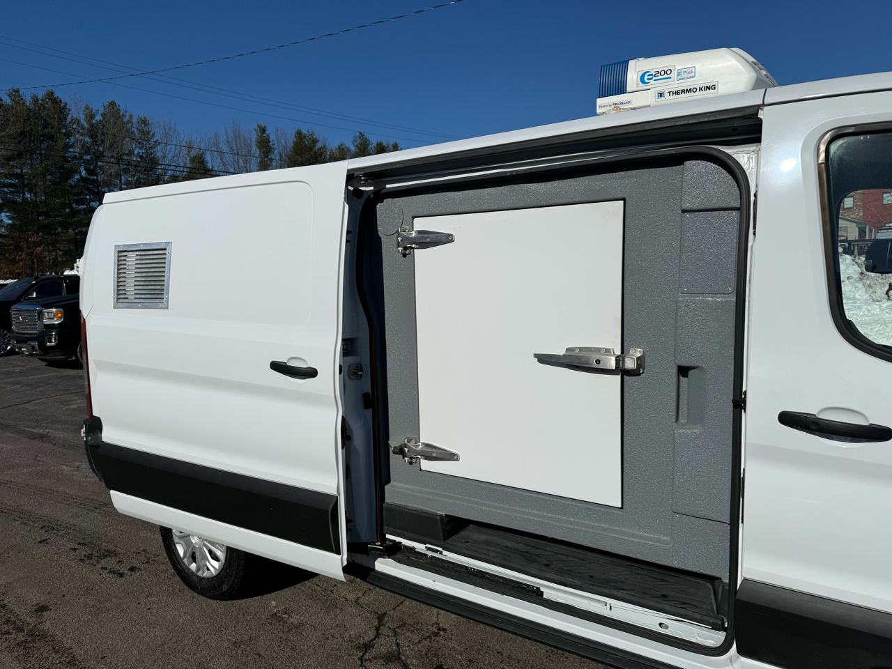 Ford E-Transit Cargo Van T-350 148" Low Rf 9500 GVWR RWD 2022