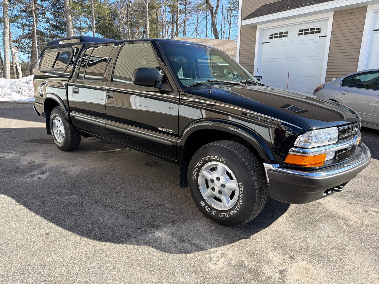 Chevrolet S-10 Crew Cab 123" WB 4WD LS 2001