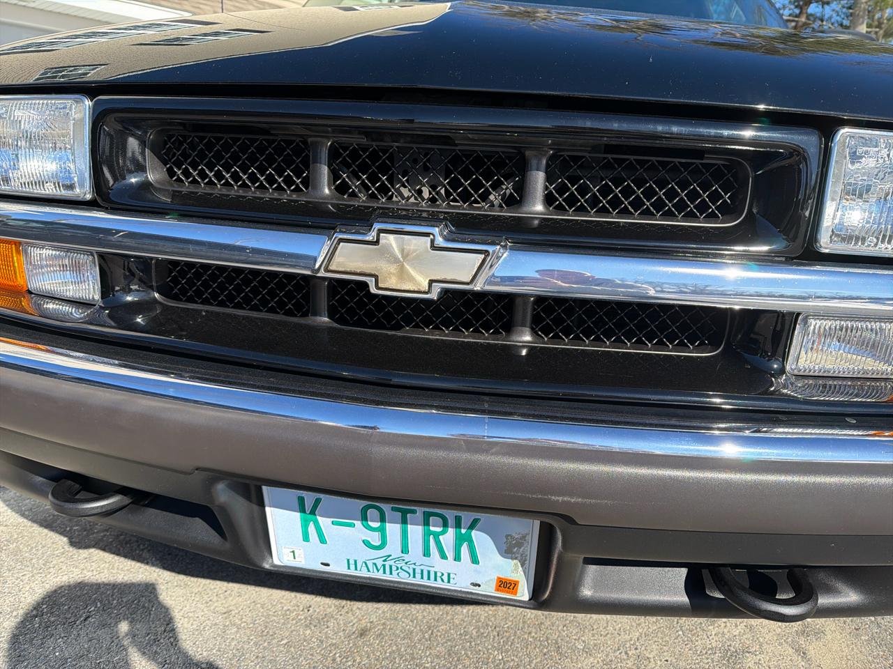 Chevrolet S-10 Crew Cab 123" WB 4WD LS 2001