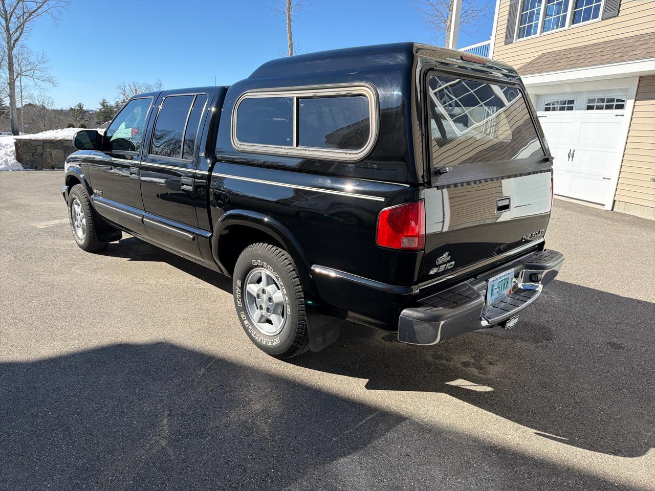Chevrolet S-10 Crew Cab 123" WB 4WD LS 2001