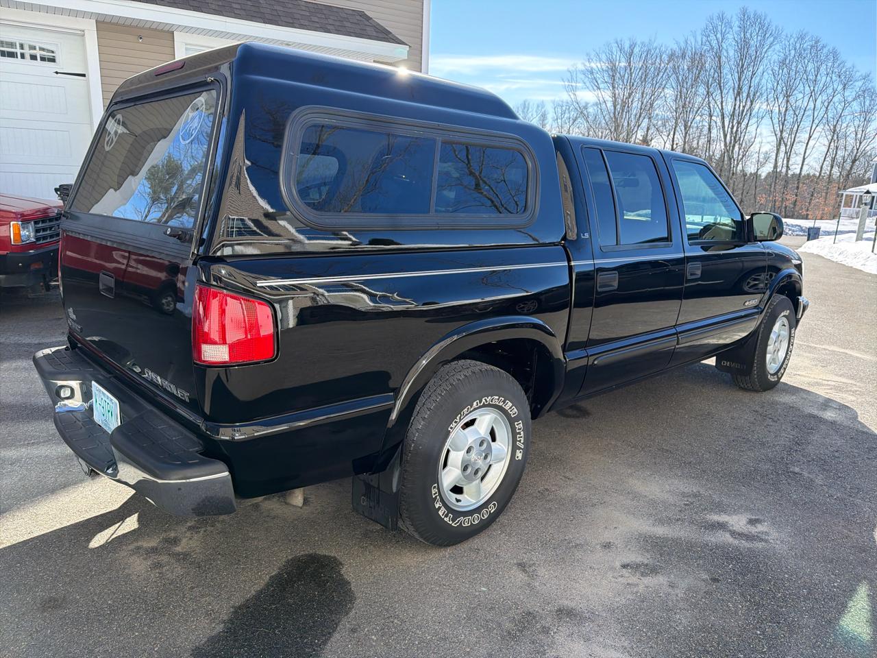 Chevrolet S-10 Crew Cab 123" WB 4WD LS 2001