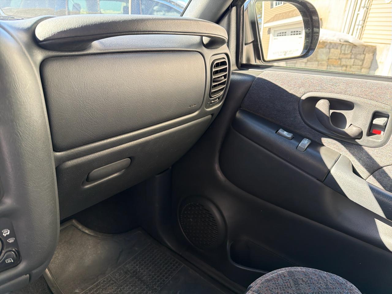 Chevrolet S-10 Crew Cab 123" WB 4WD LS 2001