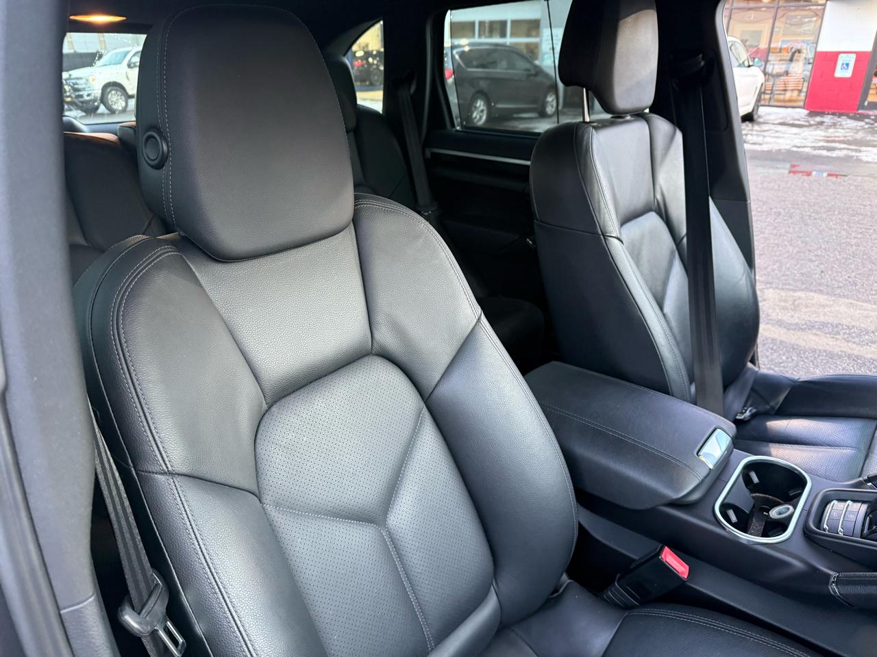 Porsche Cayenne  2013