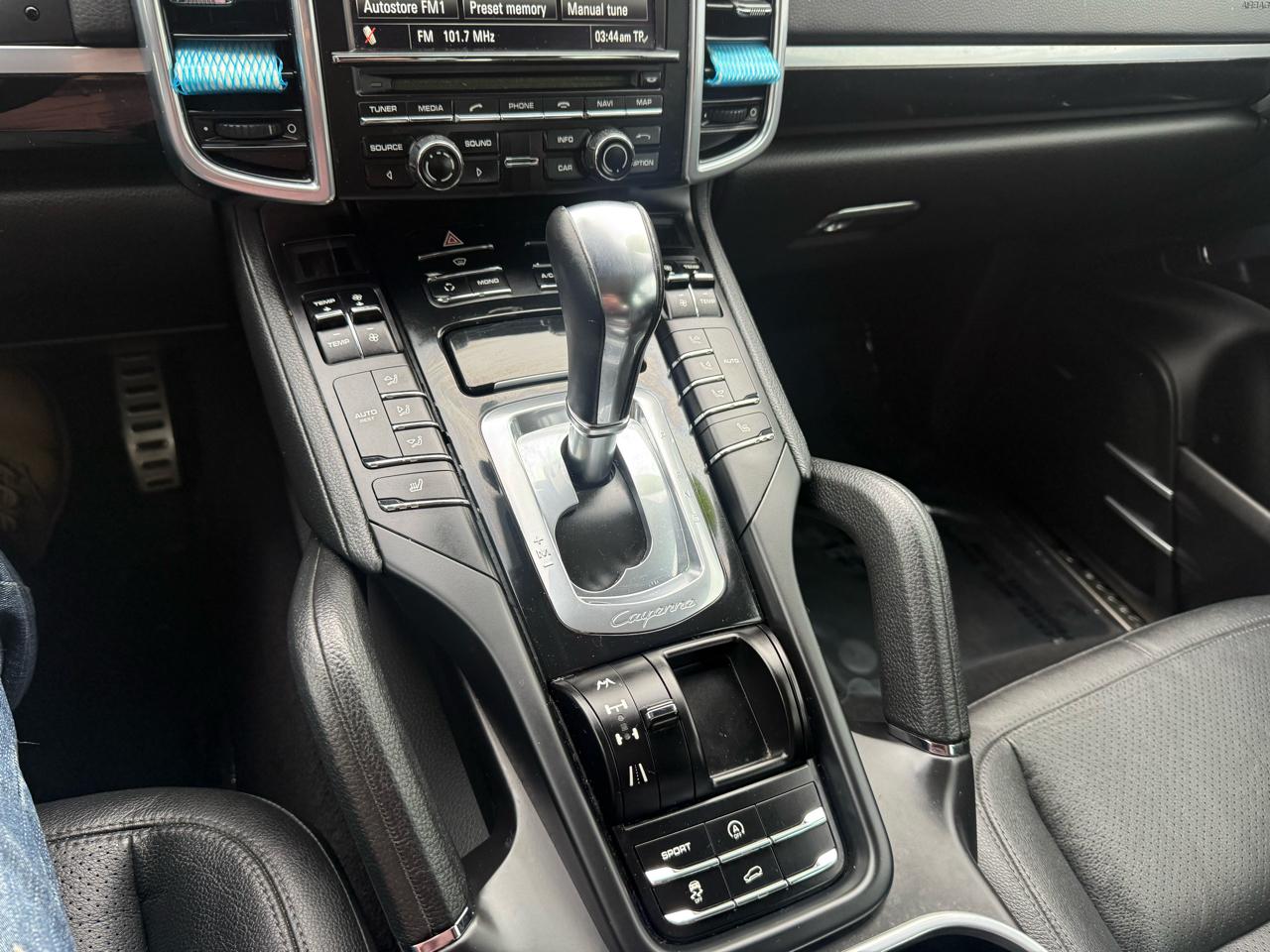 Porsche Cayenne  2013