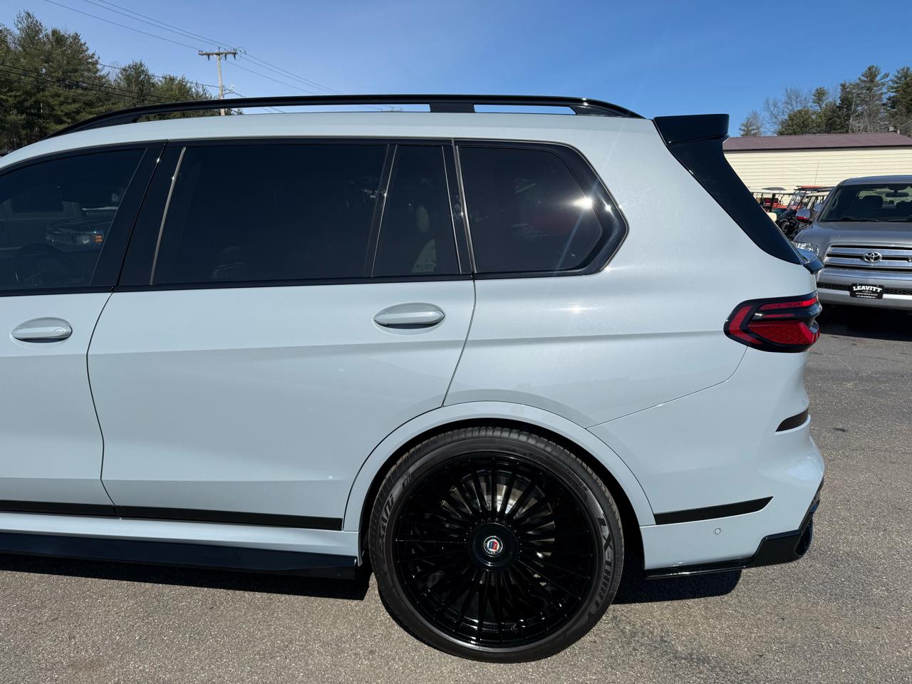BMW X7  2025