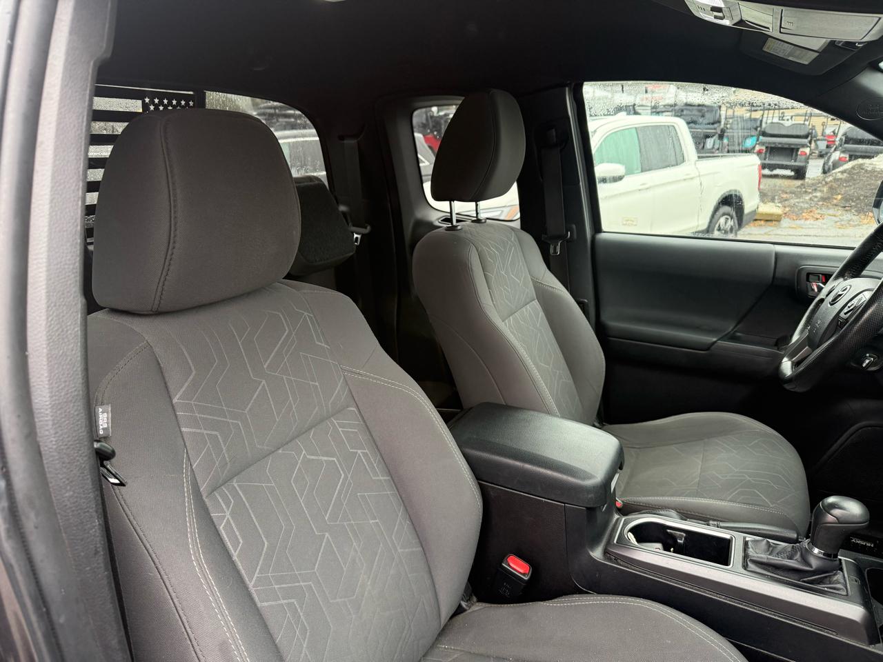 Toyota Tacoma 4WD Access Cab V6 AT TRD Off Road (Natl) 2016