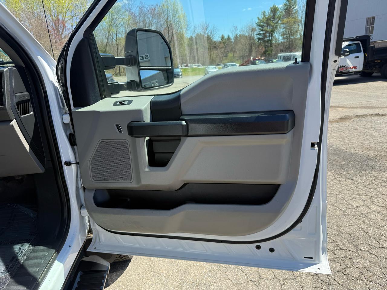 Ford Super Duty F-550 DRW  2021