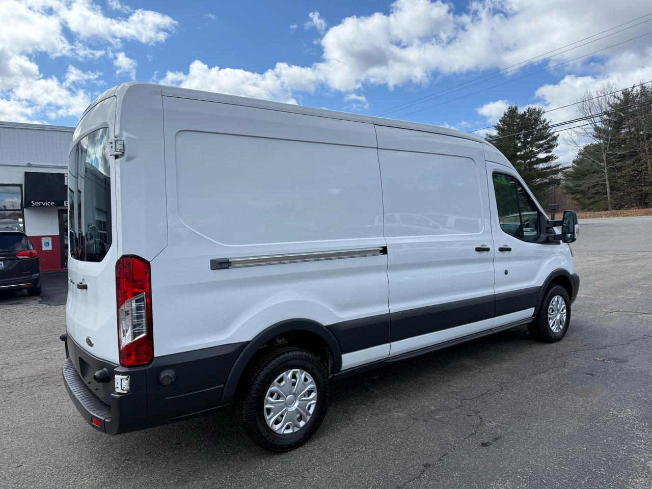 Ford Transit Cargo Van T-150 148" Med Rf 8600 GVWR Sliding RH Dr 2015