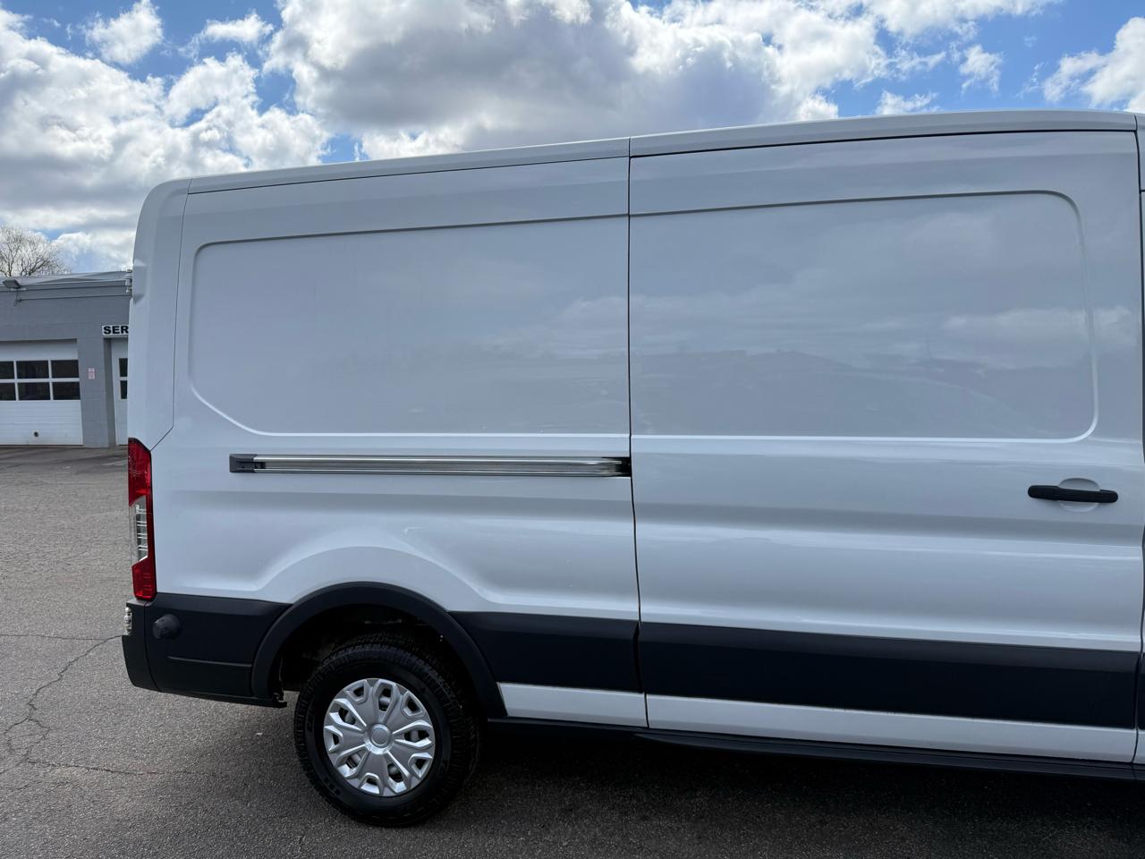 Ford Transit Cargo Van T-150 148" Med Rf 8600 GVWR Sliding RH Dr 2015