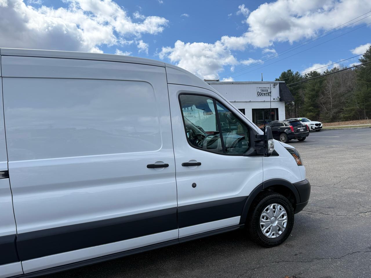 Ford Transit Cargo Van T-150 148" Med Rf 8600 GVWR Sliding RH Dr 2015