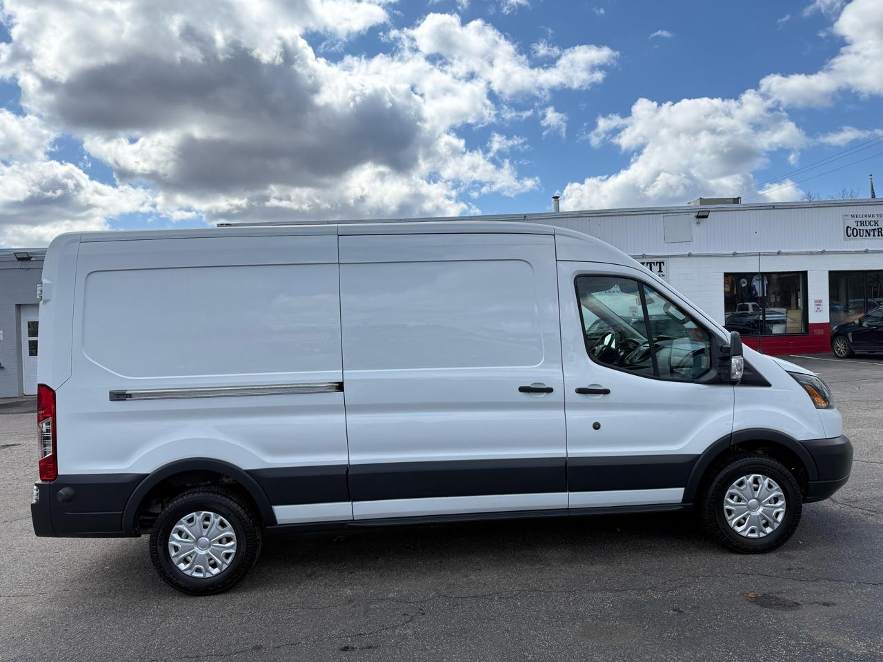Ford Transit Cargo Van T-150 148" Med Rf 8600 GVWR Sliding RH Dr 2015