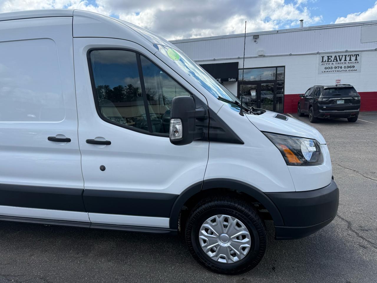 Ford Transit Cargo Van T-150 148" Med Rf 8600 GVWR Sliding RH Dr 2015