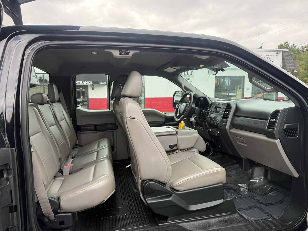 Ford Super Duty F-550 DRW  2017