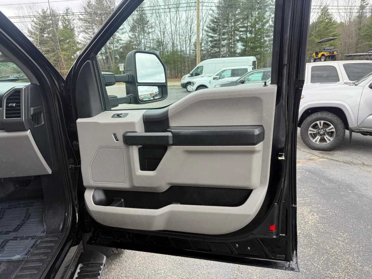 Ford Super Duty F-550 DRW  2017