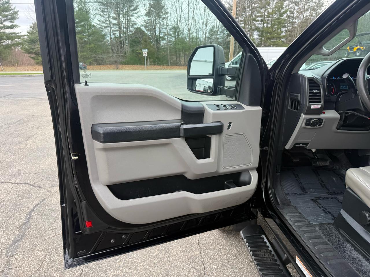 Ford Super Duty F-550 DRW  2017