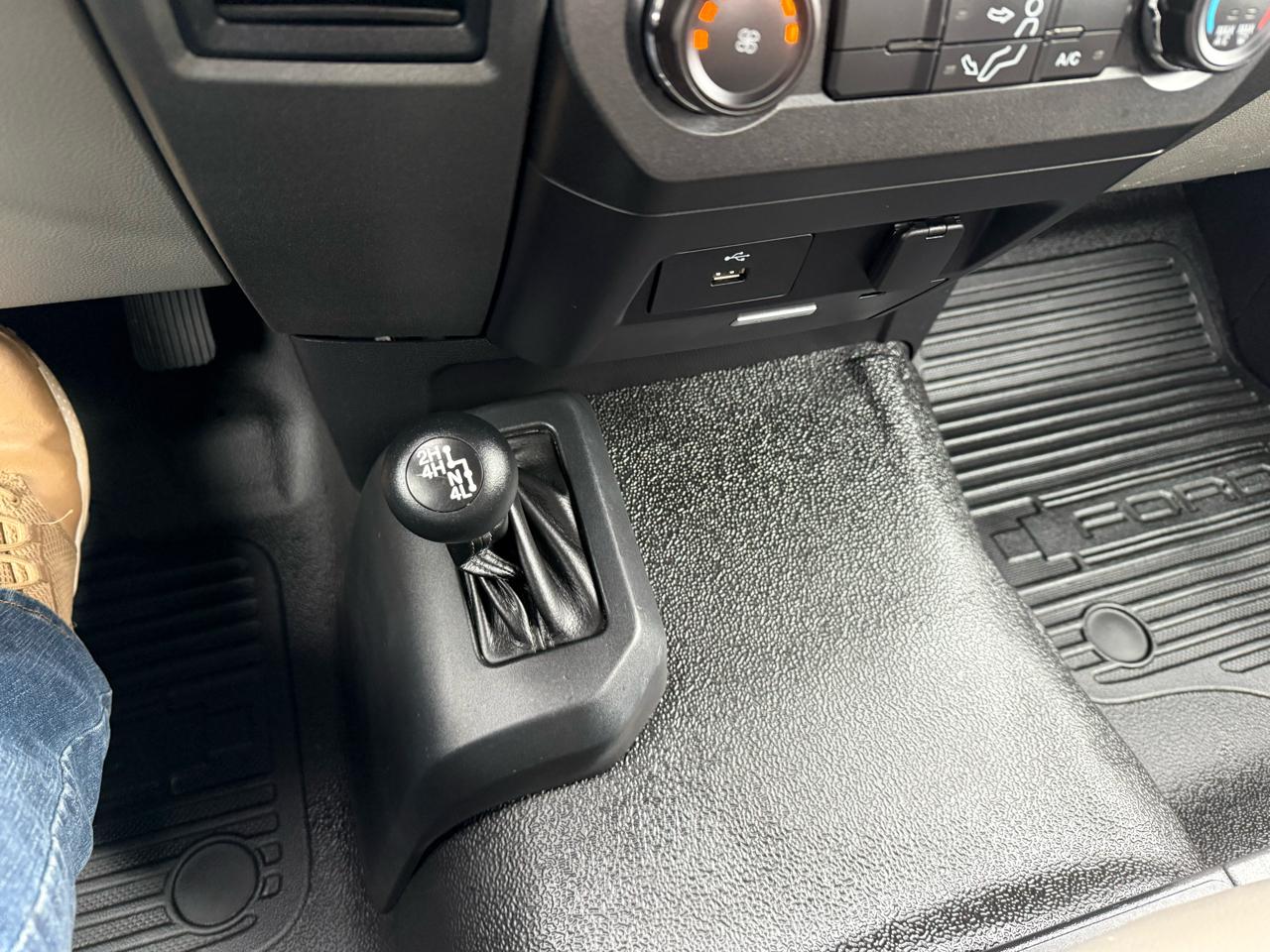 Ford Super Duty F-350 DRW  2017