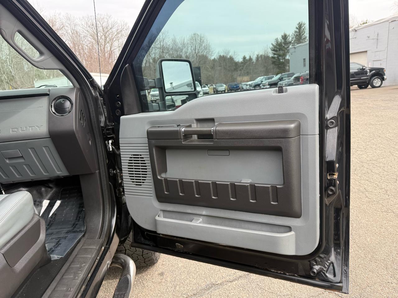 Ford Super Duty F-350 SRW  2015