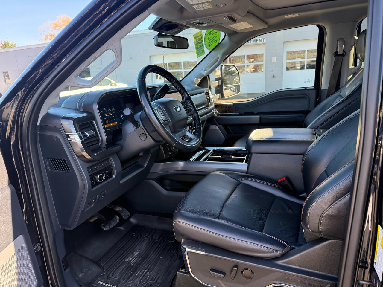 Ford Super Duty F-350 SRW  2024