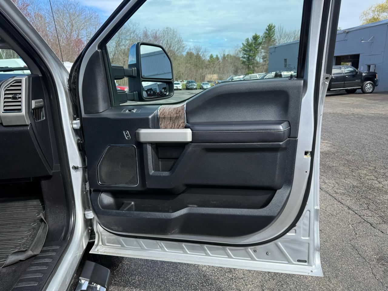 Ford Super Duty F-350 SRW  2017