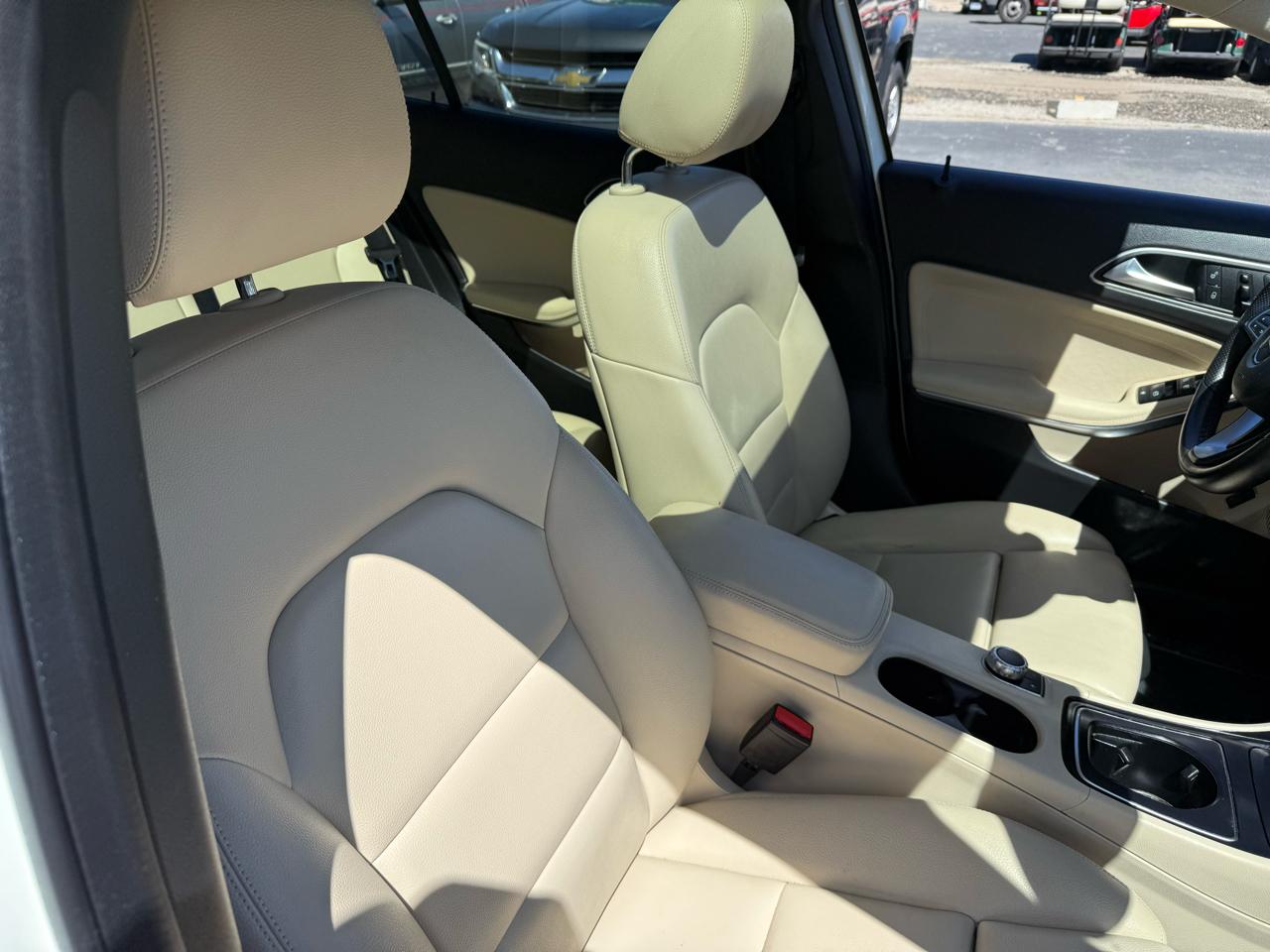 Mercedes-Benz GLA  2016