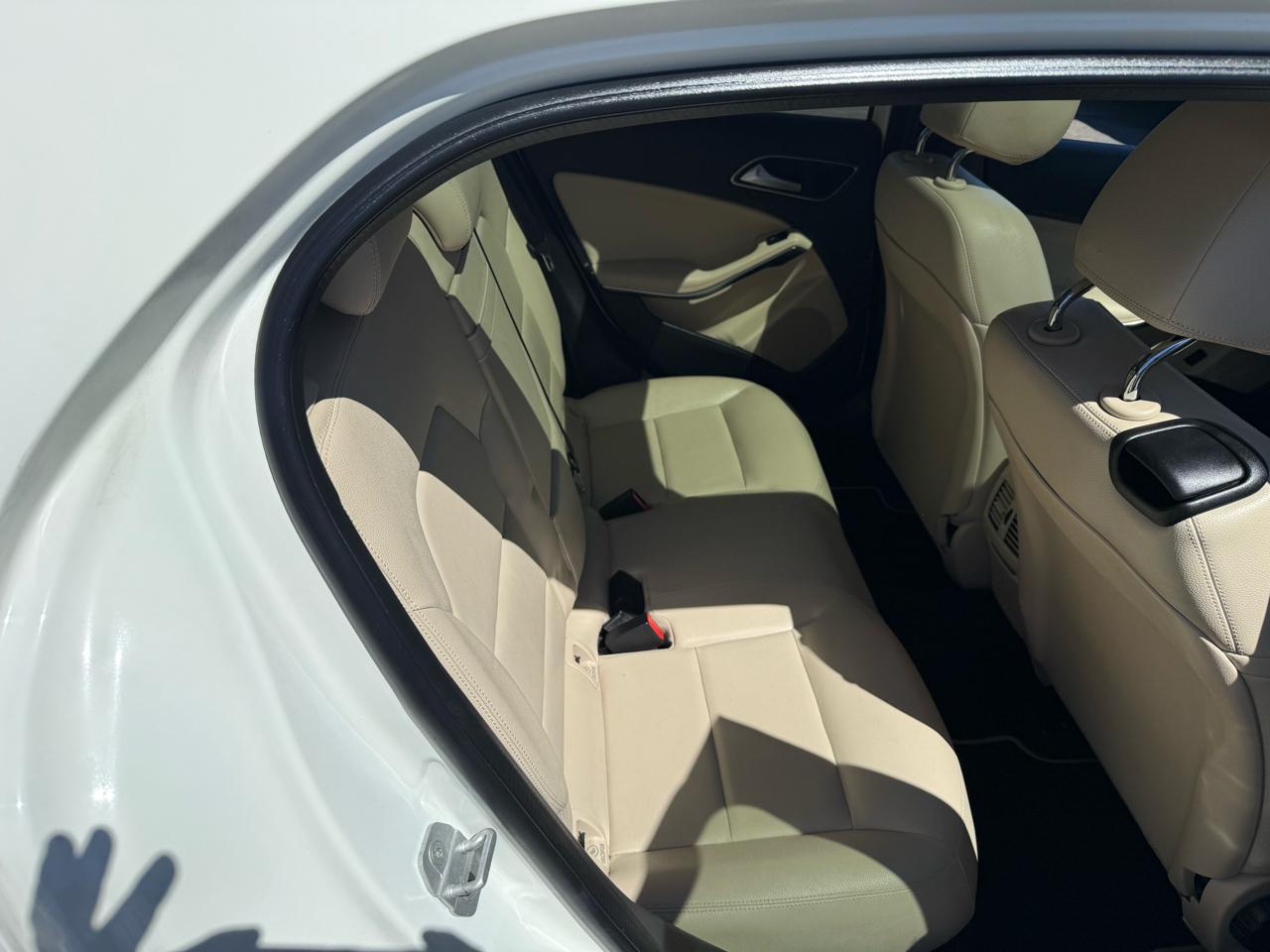 Mercedes-Benz GLA  2016