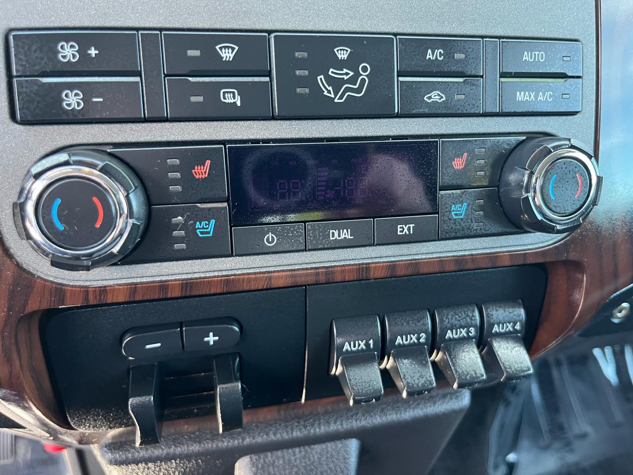 Ford Super Duty F-250 SRW  2011