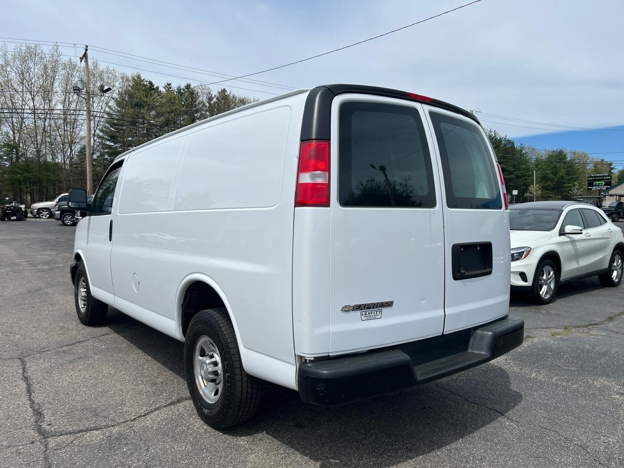 Chevrolet Express Cargo Van RWD 2500 135" 2018