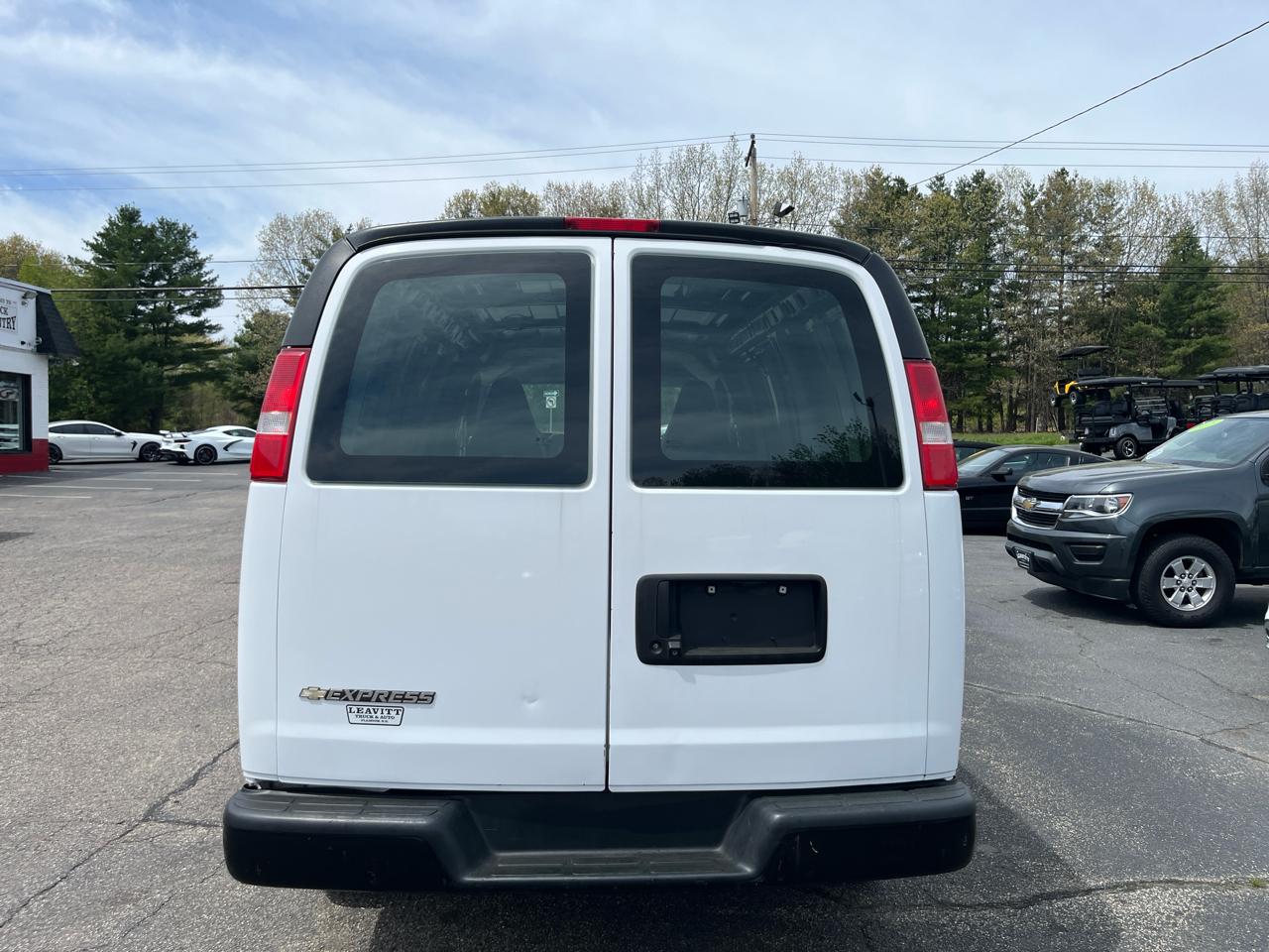 Chevrolet Express Cargo Van RWD 2500 135" 2018