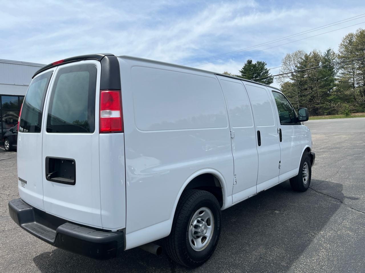Chevrolet Express Cargo Van RWD 2500 135" 2018